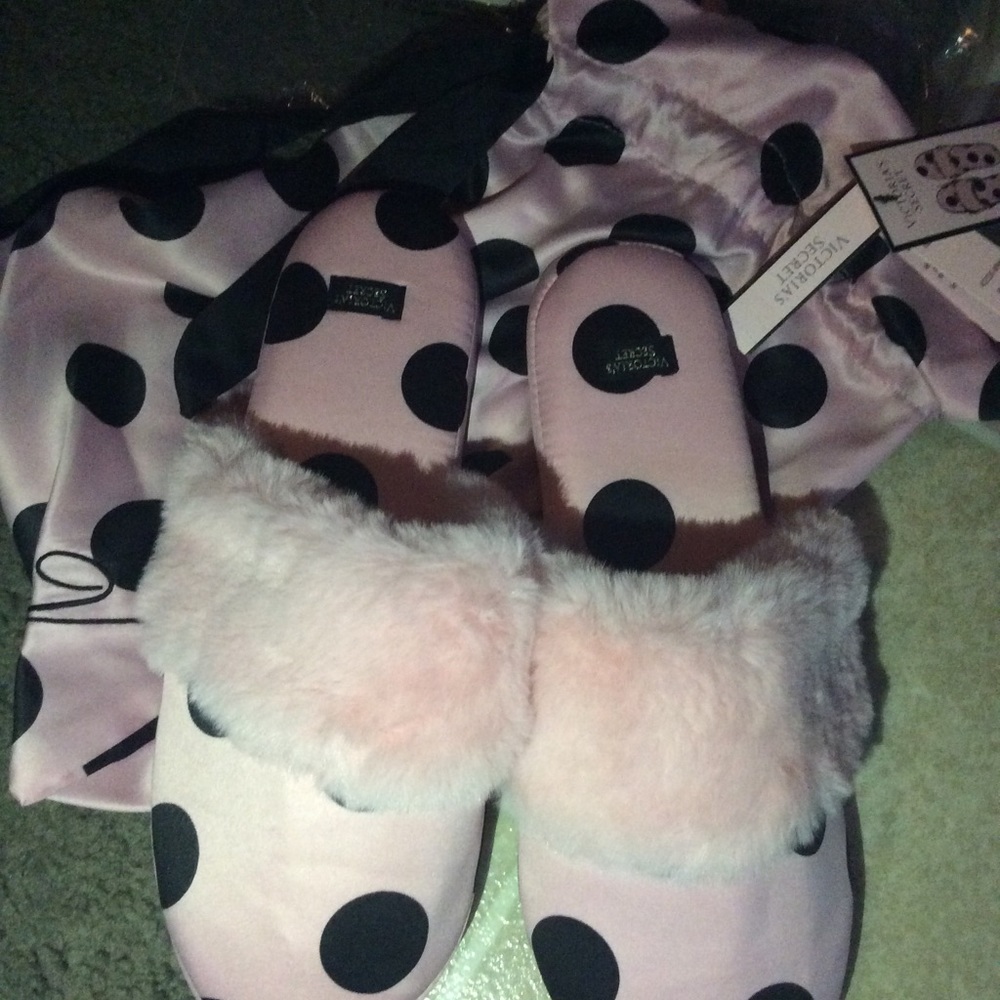 Victoria Secret slippers - Picture 3 of 6